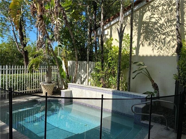 Building Photo - 1940 Sweetbay Way