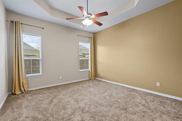 Building Photo - 2104 Lake Cliff Dr