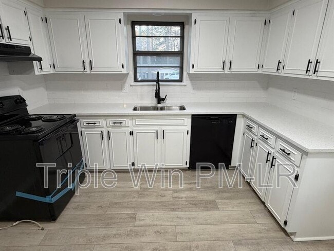 Building Photo - 14008 Bayberry Pl