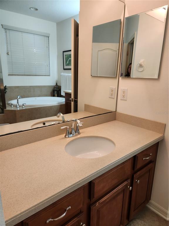 Building Photo - 8119 Villa Grande Ct