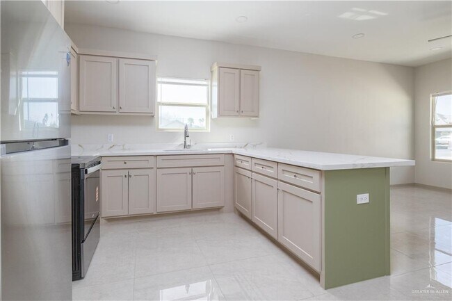 Building Photo - 22 Galveston Ave