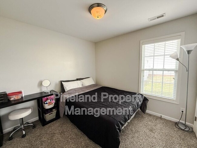 Building Photo - 1445 Kershaw Loop