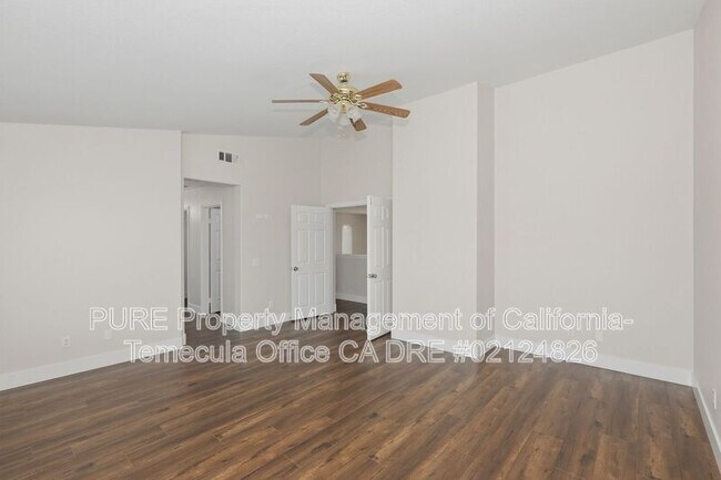 Building Photo - 29754 Maxmillian Ave