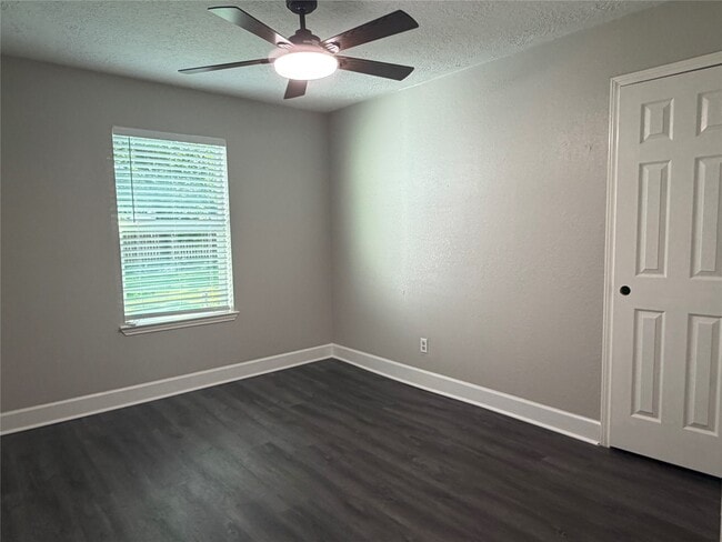 Building Photo - 1315 Bernard St