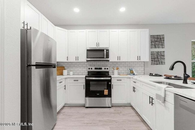 Building Photo - 6020 Bartram Rd