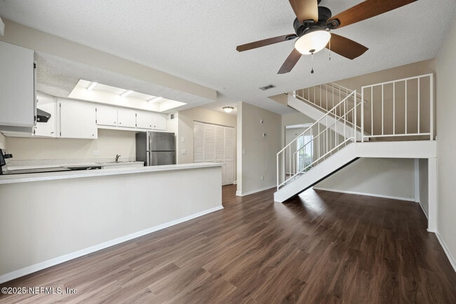 Building Photo - 1852 Willowood Dr