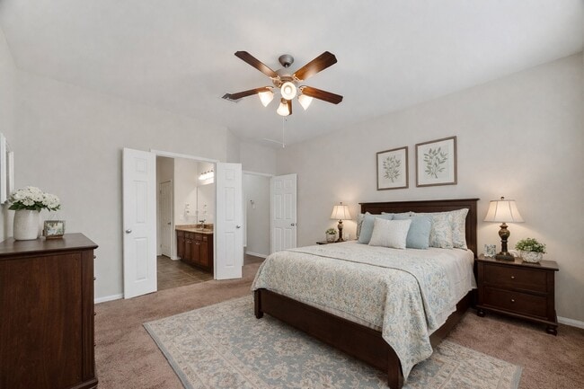 Building Photo - 4205 Graceland Dr