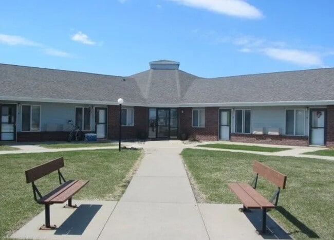 Building Photo - 2003 Cedar St