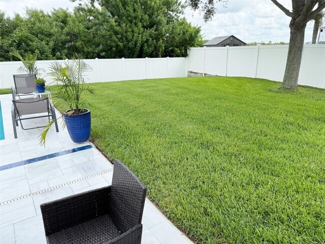 Building Photo - 12236 Fairlawn Dr