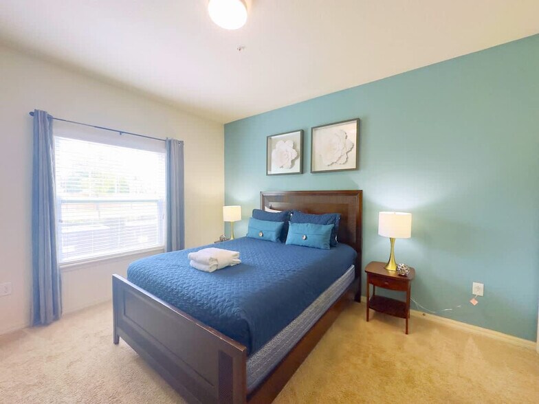 Building Photo - 8996 Silver Pl