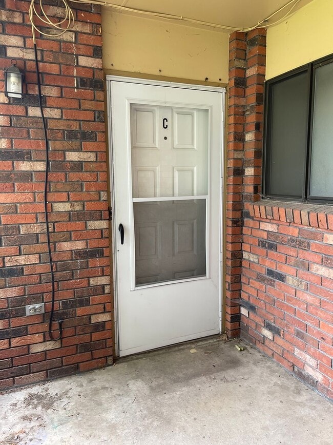 Building Photo - 1212 Montgomery St