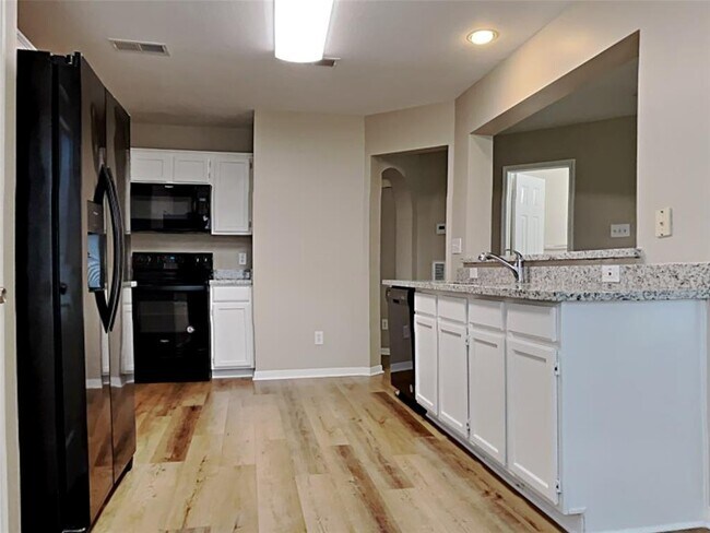 Building Photo - 9518 Cane Creek Dr