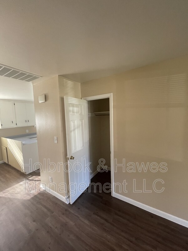 Building Photo - 3613 Highland Dr