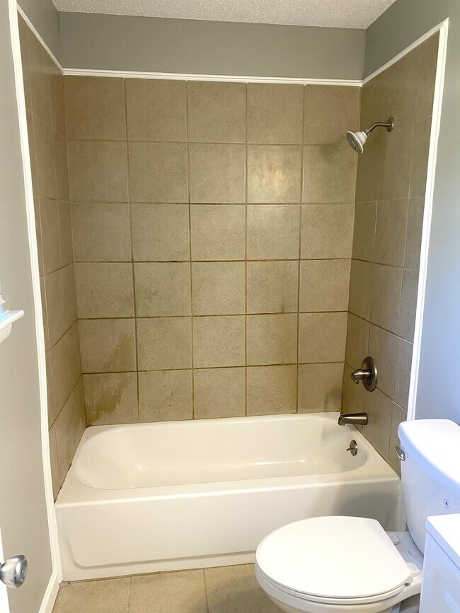 Building Photo - 400 S Dearborn St