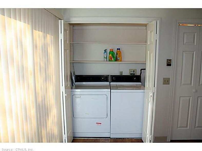 Building Photo - 25 Founders Village