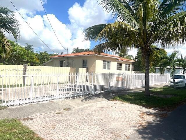 Building Photo - 500 SW 51st Ave