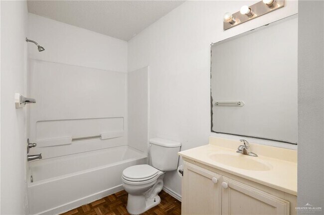 Building Photo - 211 Northgate Ave