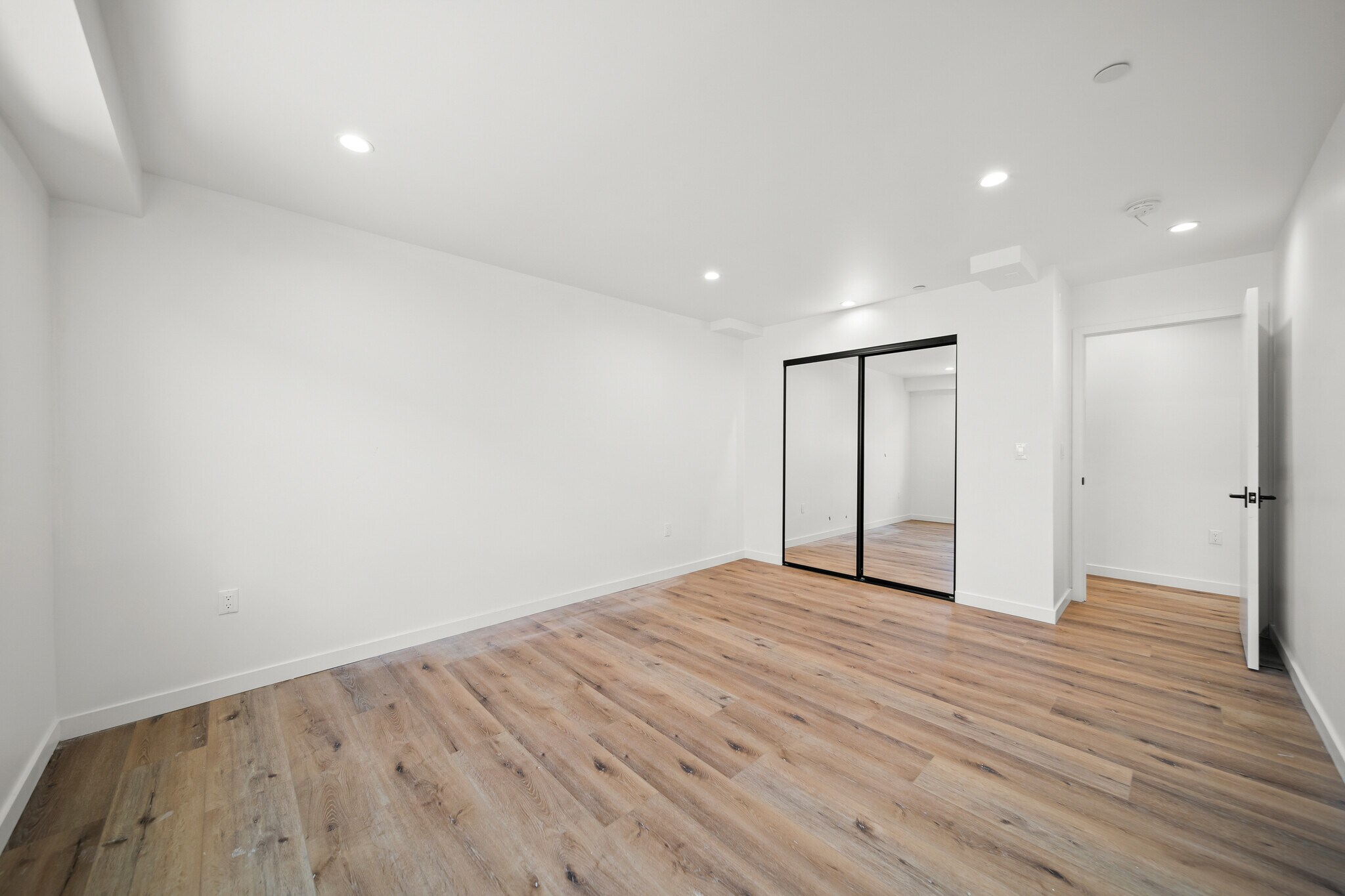 Building Photo - 6049 Craner Ave