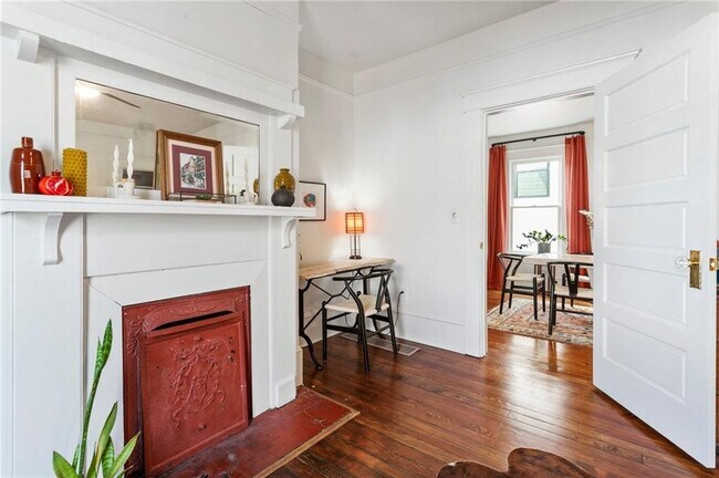 Building Photo - 95 Vannoy St SE