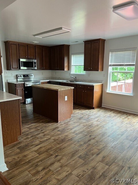 Building Photo - 3005 Falcon Creek Dr