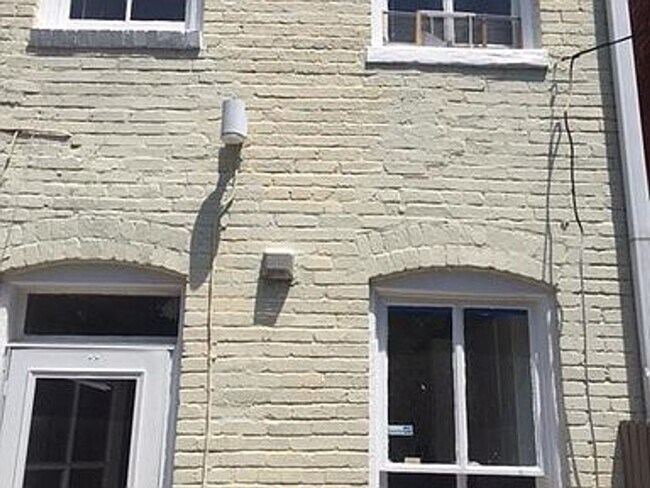 Building Photo - 3332 P St NW