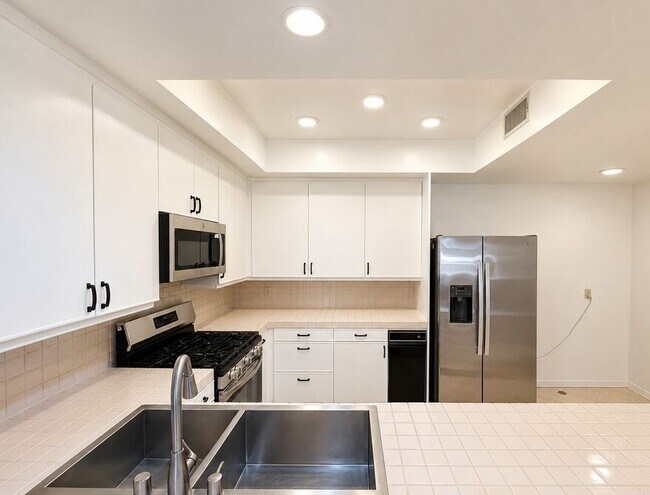 Building Photo - 235 S Tower Dr
