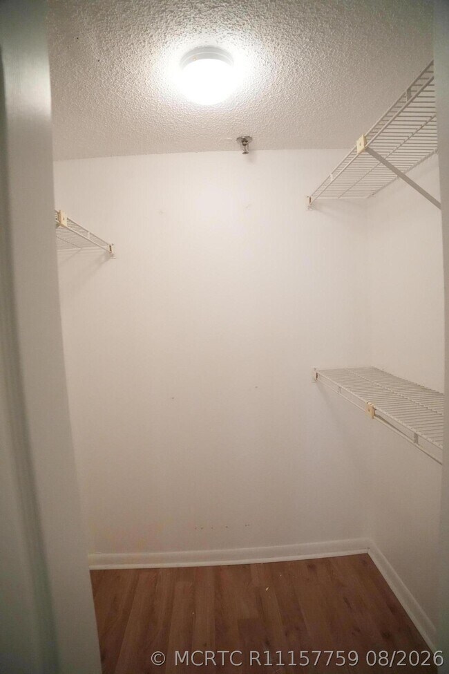 Building Photo - 4640 Lucerne Lakes Blvd W