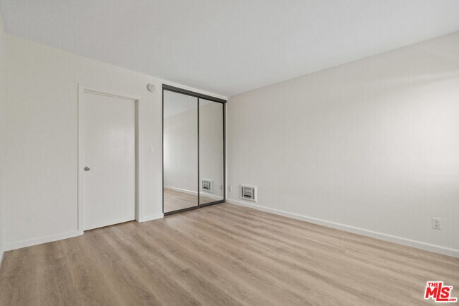 Building Photo - 18307 Burbank Blvd