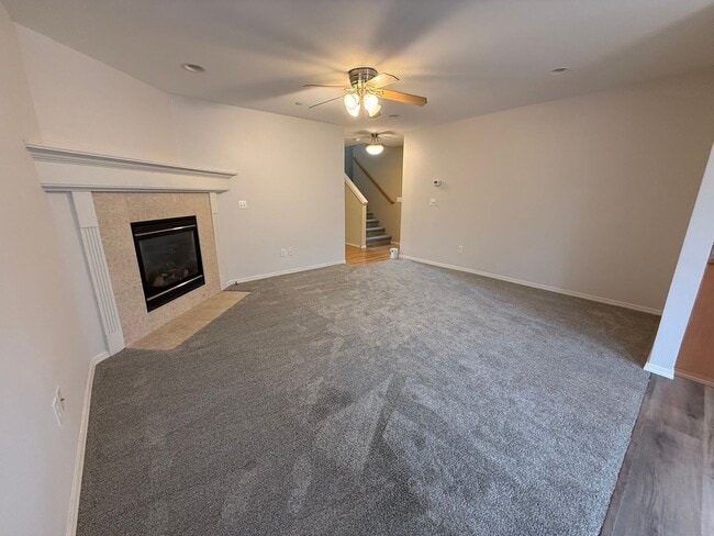 Building Photo - DuPont 3 bedroom+ den,  1712 SF home, adja...
