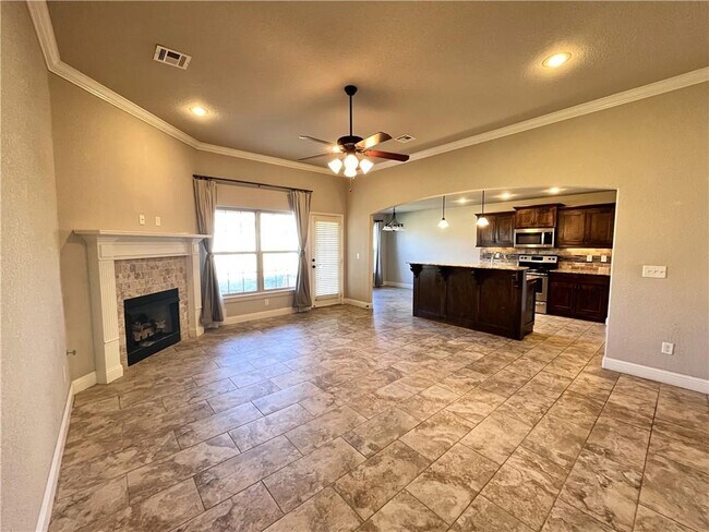 Building Photo - 4300 SW Limestone Ave