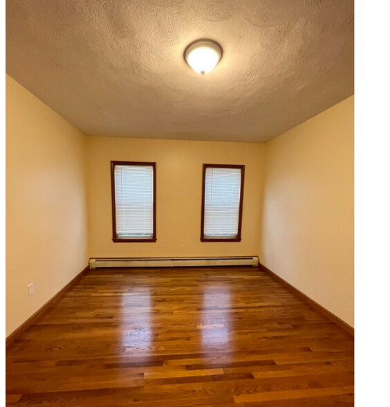 Building Photo - 225 Holland St