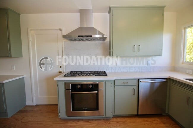 Building Photo - 4BD/2BA San Anselmo Home on a Cul-De-Sac!  Mount Tam Views!  Large Yard!   FOUNDATION