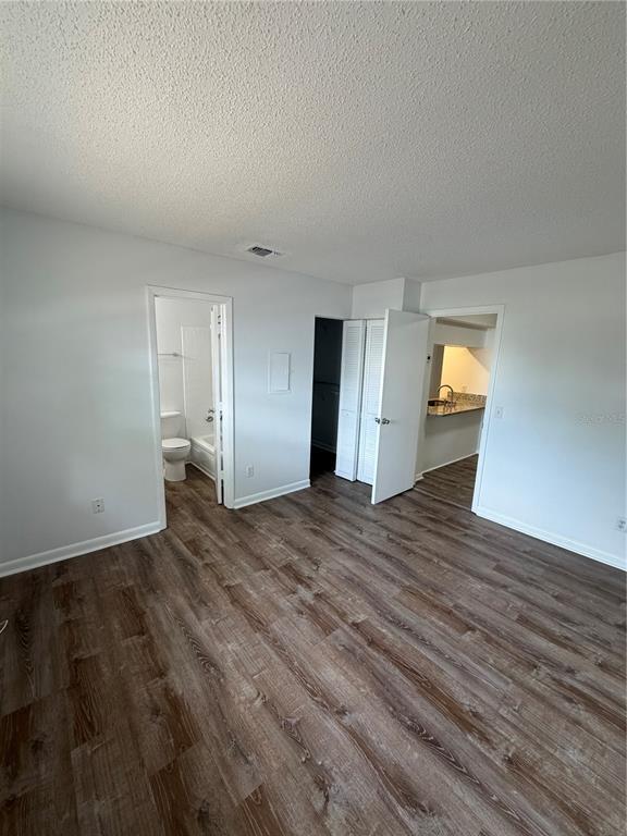 Building Photo - 4508 S Oak Dr