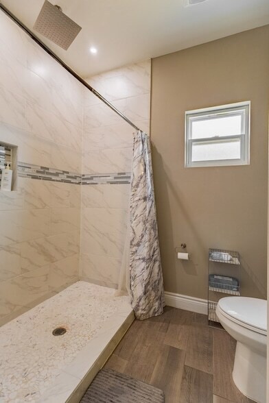 Building Photo - 1817 Rebecca Ln