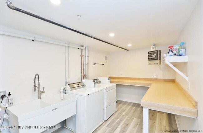 Building Photo - 12 Stuyvesant St