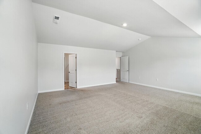 Building Photo - Stunning home, Move-in Ready!