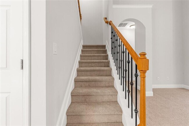 Building Photo - 3329 Rosecliff Trace NE