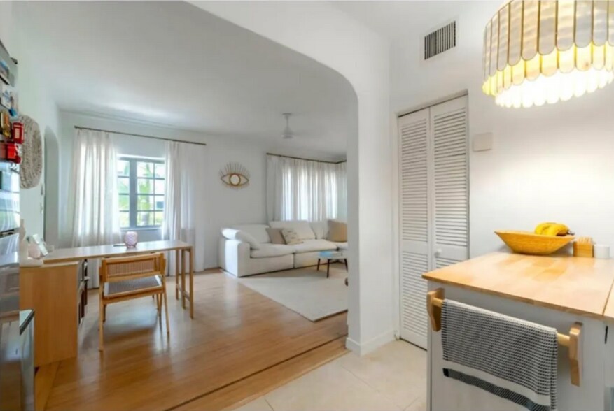 Building Photo - 817 Meridian Ave