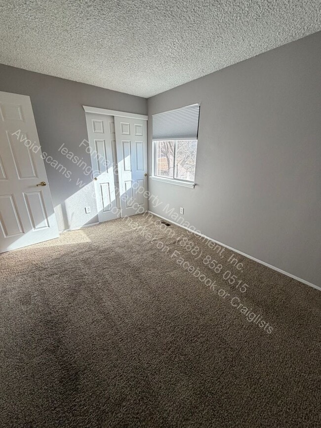 Building Photo - 17998 E Bellewood Dr