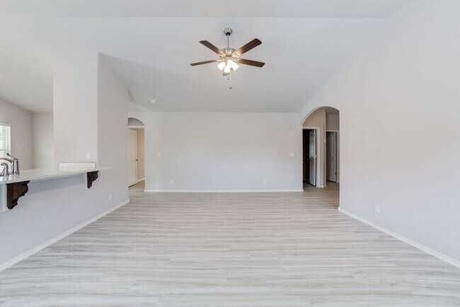 Building Photo - 4/2.5/2 New Construction Available Now!