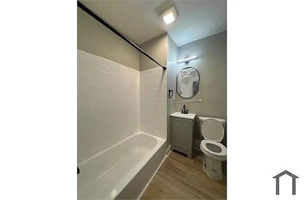 Building Photo - 3 bedroom rehabbed home