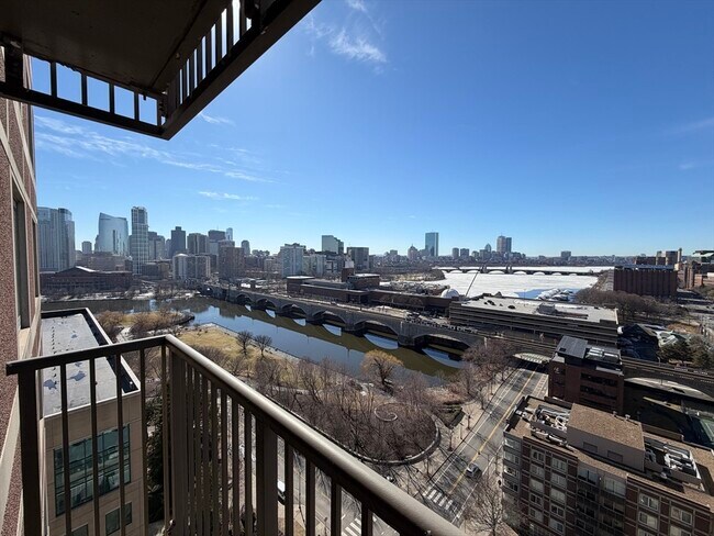 Building Photo - 10 Museum Way