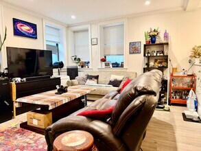 Building Photo - 31 Glenville Ave