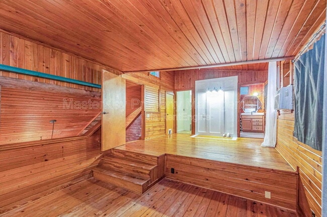 Building Photo - 380 Hatley Rd