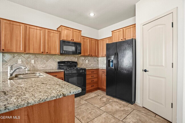 Building Photo - 3143 Hidden Creek Dr