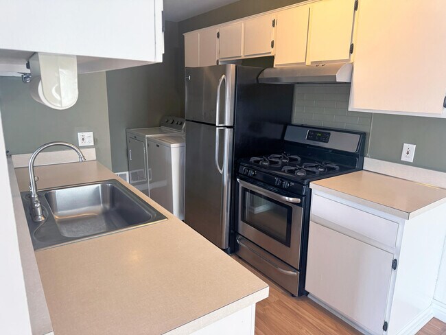 Building Photo - 2649 Fenwick Ct