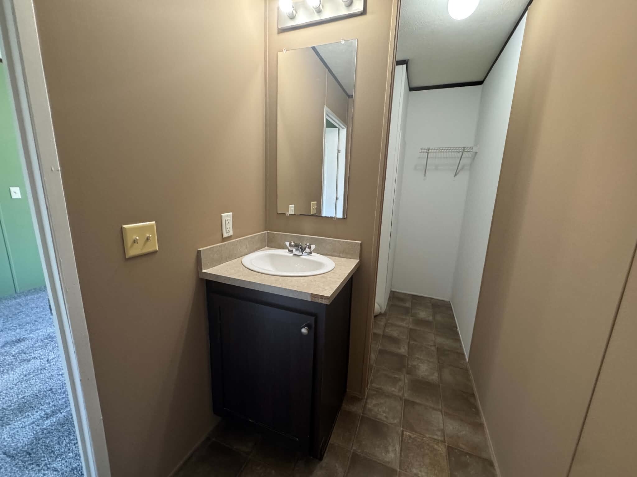 Building Photo - 48581 Pineview Dr