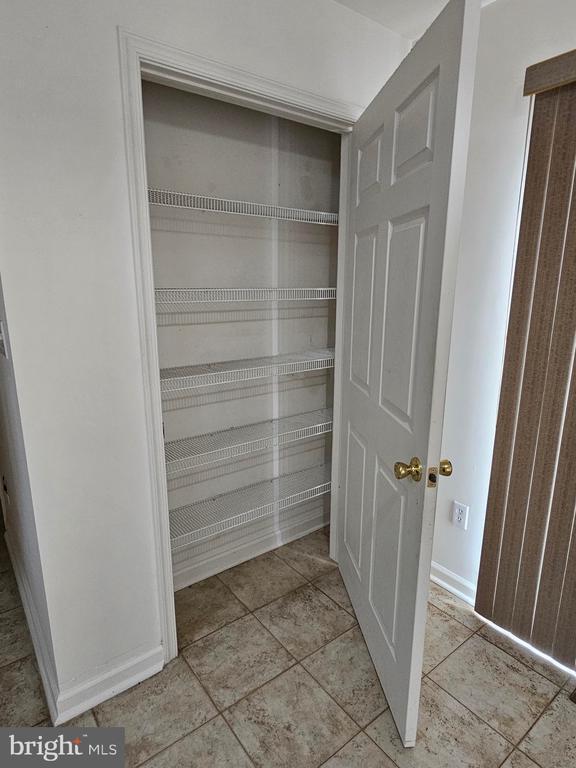 Building Photo - 830 Woodline Dr