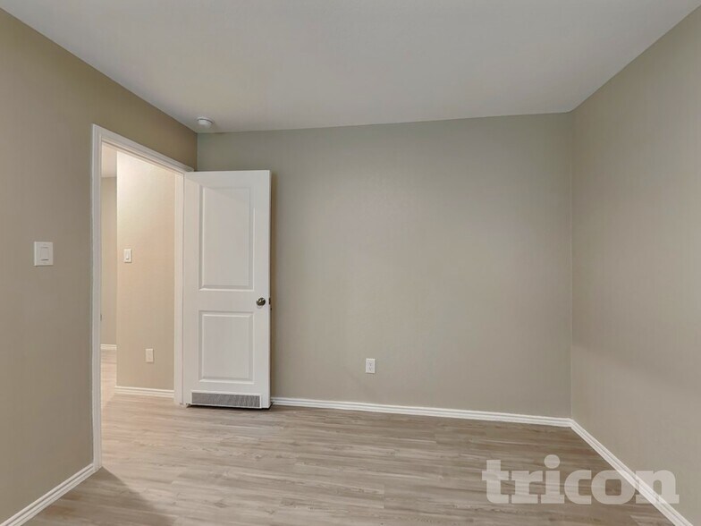 Building Photo - 9607 Littleton Grist