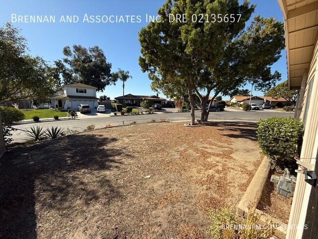 Building Photo - Stunning 3-Bed Home in Bonita with Mountai...